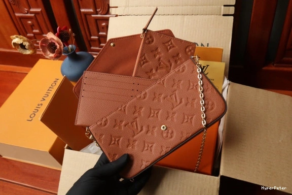 VUITTON LOUIS POCHETTE FÉLICIE 0816